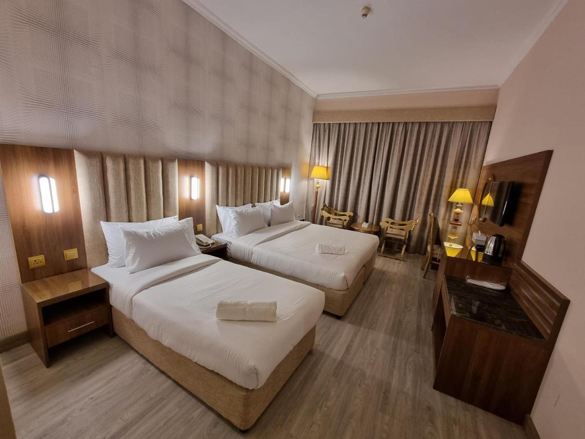 Vista Square Hotel Dubai Esterno foto